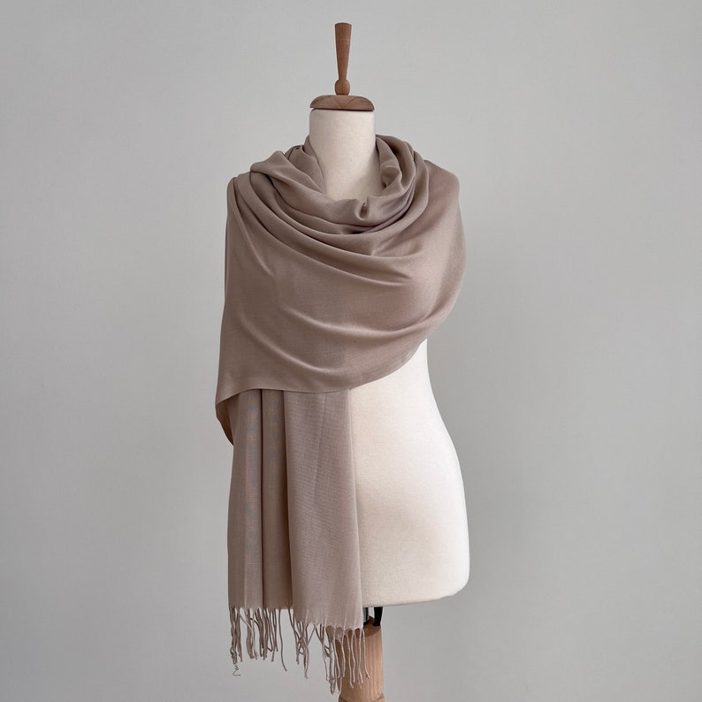 shawls for wedding favors