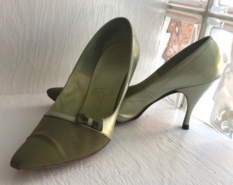 vintage 1960s GREEN STILETTOS, Ponticelli, Mad men style pumps with bow detail - size 6.5