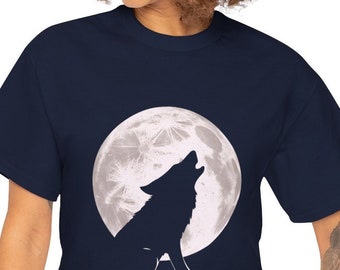 Wolf Howling at Moon Shirt: Unisex Cotton Tee