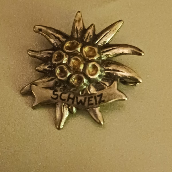 Switzerland (Schweiz) Souvenir Edelweiss Pin (for Hat or Lapel)