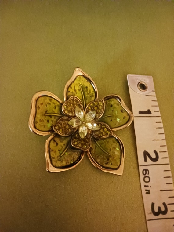 Monet Retro Gold and Green Enamel Flower Brooch w… - image 6