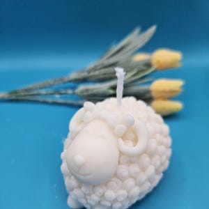 kaars in de vorm van een dier, schaap, schattig schaap, paaslam, Pasen