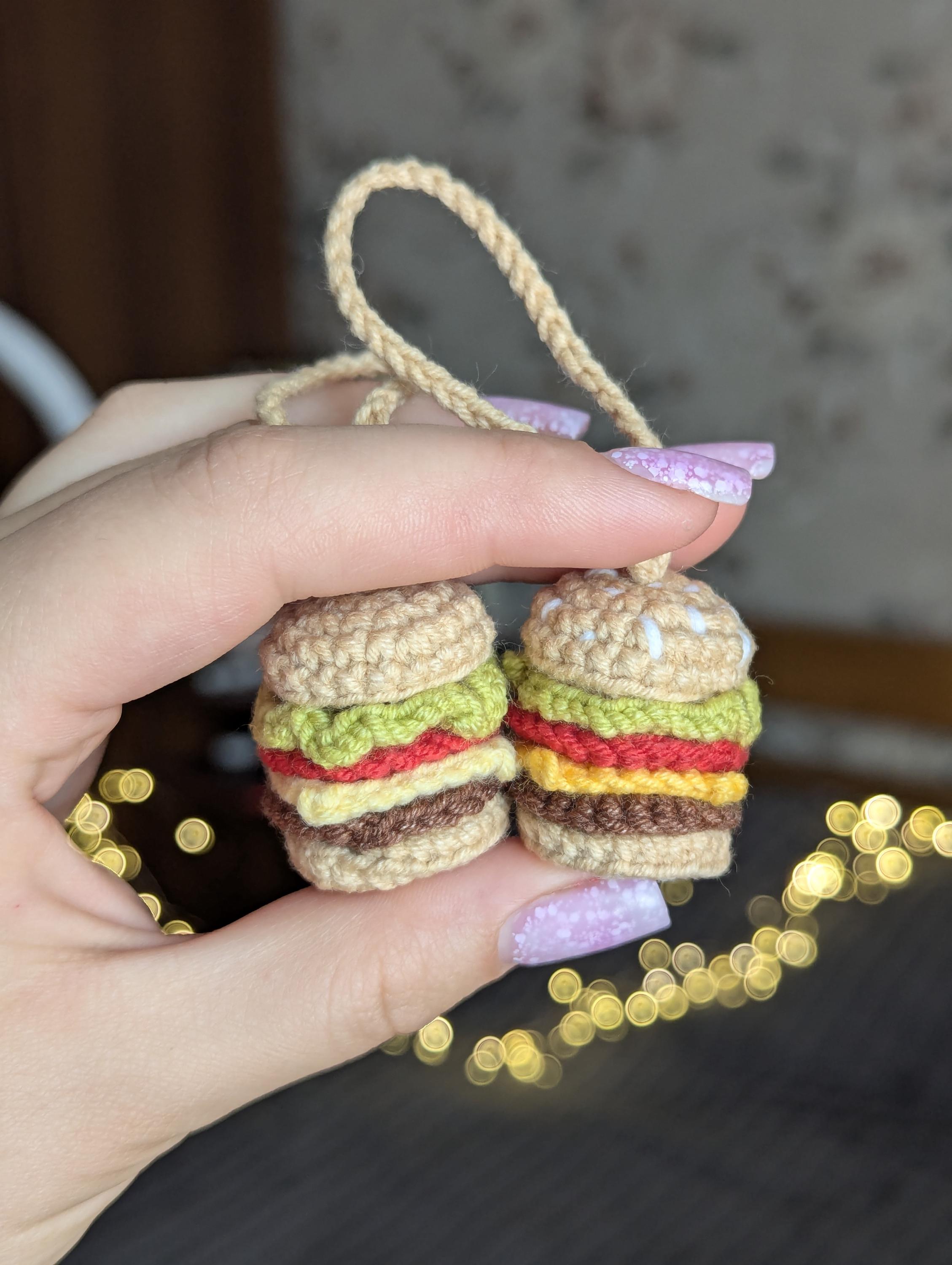 [10点セット] あみぐるみ　ハンバーガーのキーホルダー il_fullxfull.7096198723_9elb.jpg