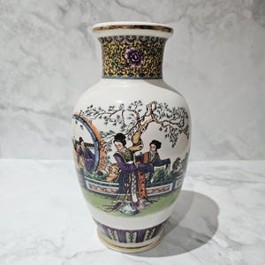 Famille Rose Chinese Porcelain Vase