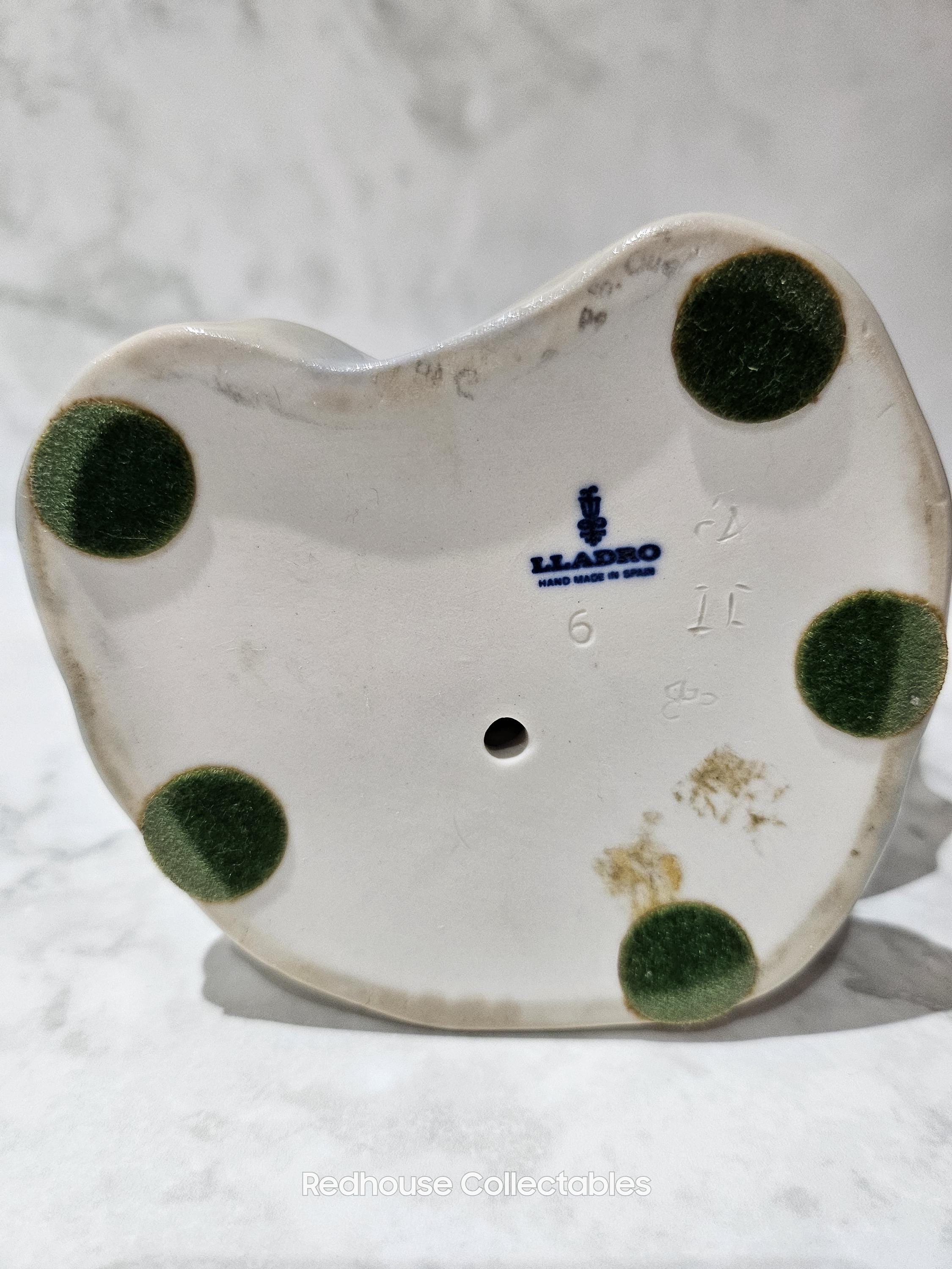 廃盤となったリヤドロの鳩を連れた少女の置物 #4915 - 希少な