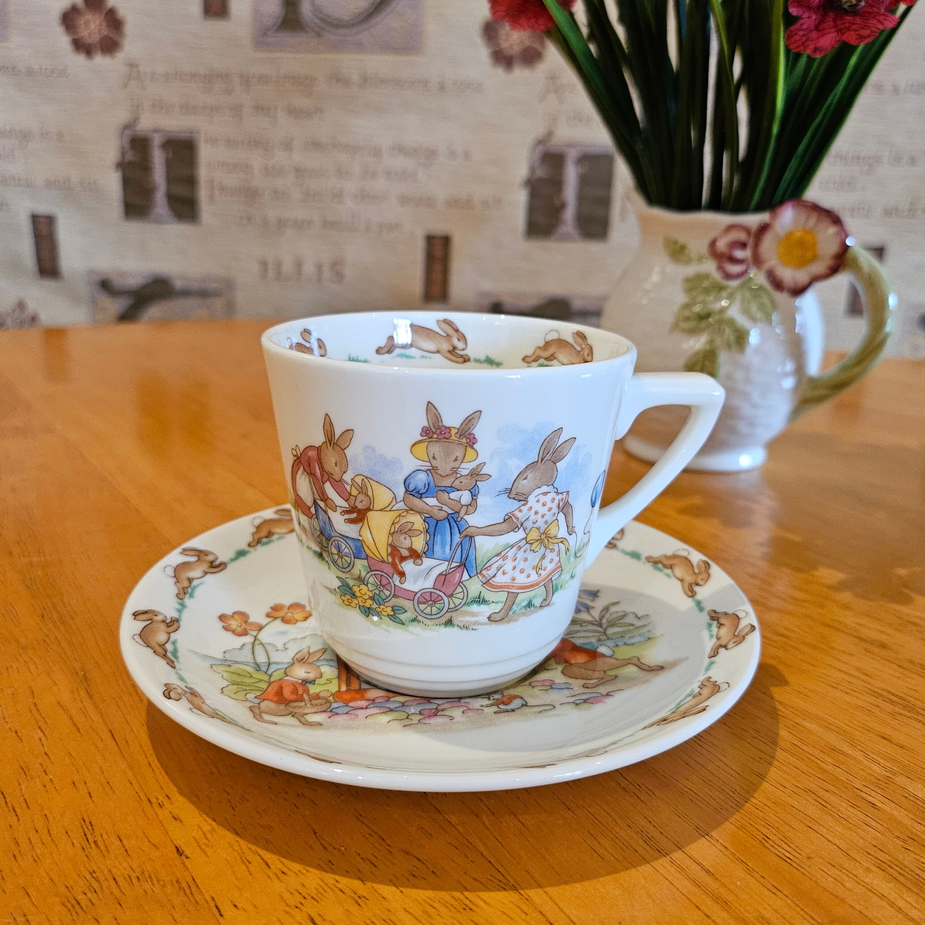 Royal Doulton Bunnykins Tea Cup & Saucer Set 1976-87 Royal Doulton Bunnykins Tea Cup & Saucer Set 1976-87