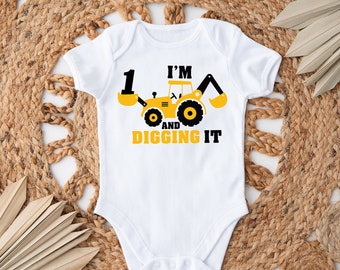 T-shirt I am one and Digging it, chemise premier anniversaire, grenouillère anniversaire construction, chemise enfant creusant un tracteur, joyeux anniversaire de pelle