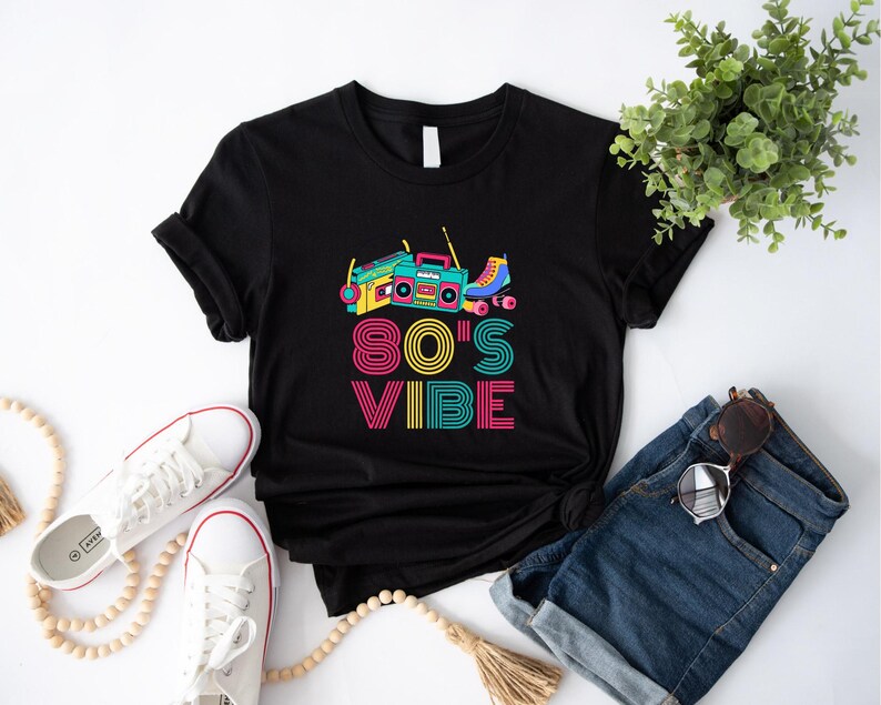 80er Jahre Vibes T-Shirt, 80er Jahre Vintage Shirt, 80er Jahre Party T-Shirt, Geburtstagsgeschenk für Mama, 80er Jahre Frauen T-Shirt, 80er Jahre Liebhaber Nettes Geschenk, 80er Jahre T-Shirt Bild 2