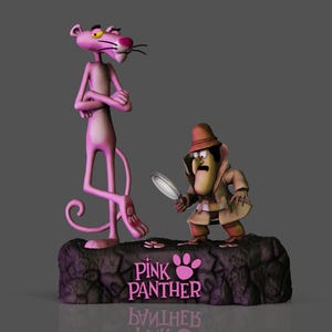 Puede incluir: Una figura rosa de la Pantera Rosa está de pie junto a un personaje de detective que sostiene una lupa. Las figuras están sobre una base rocosa con las palabras "Pink Panther" en rosa. La Pantera Rosa tiene los brazos cruzados.