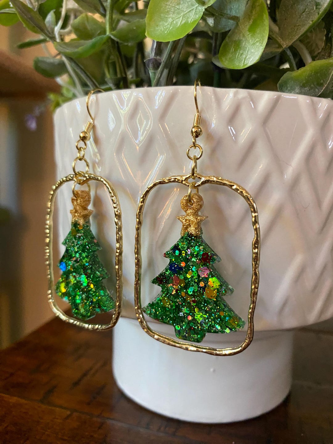 Car and Tree Dangling Earring main image 0