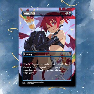 Puede incluir: Una carta coleccionable titulada Windfall que muestra a un personaje de pelo rojo con orejas puntiagudas, vestido con ropa negra y un pendiente de calavera. La carta muestra el texto Windfall, Sorcery y reglas de juego con parfaits.