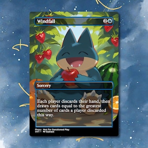 Puede incluir: Una carta coleccionable rectangular titulada Windfall que muestra una criatura azul sosteniendo una manzana roja. El fondo muestra plantas de fresa, una sandía y una naranja. El texto dice: Each player discards their hand, then draws cards equal to the greatest number of cards a player discarded this way.
