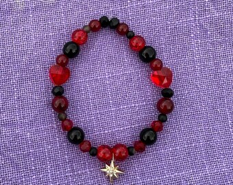 Siren Star Bracelet, Crystal Red Beads, Gold Star Charm, Handmade Jewelry Items, Red Bracelet Designs, Gold Star Beaded Bracelet