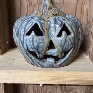 Jack-O-Lantern in ceramica fatto a mano