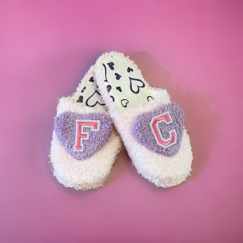 Tie Dye Heart Pattern Print Premium Home Slippers