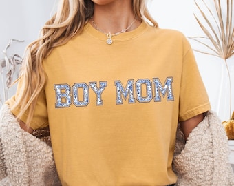 Comfort Colors® Junge Mom Shirt, Muttertagsgeschenk, Mama T-Shirt, Blau Toile Floral Boy Mama Shirt, Schwangerschaftansage Junge, Mama von Jungen Shirt