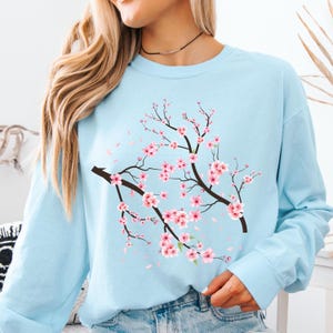Comfort Colors® Vintage körsbärsblomsskjorta, japanskt körsbär, sakura-skjorta, körsbärsblomsälskare-skjorta, körsbärsblomssäsong, present till henne bild 5