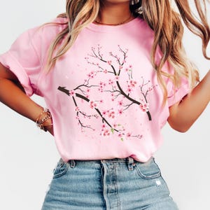Comfort Colors® Vintage körsbärsblomsskjorta, japanskt körsbär, sakura-skjorta, körsbärsblomsälskare-skjorta, körsbärsblomssäsong, present till henne bild 4
