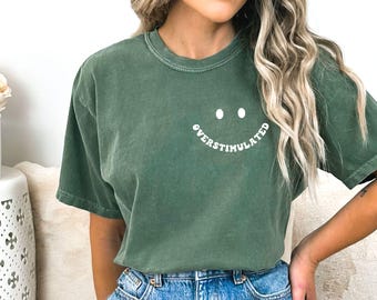 Overstimuleerd Comfort Colors®-shirt voor moeder, vintage moedershirt, T-shirt losgeslagen, shirt Weird Core, shirt Gen Z, grappig T-shirt Weird Stuff grappig