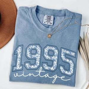 Comfort Colors® 30. Geburtstag Shirt, Vintage 1995 Shirt, 30. Geburtstag Geschenk für Frauen, 30. Geburtstag Freund, 30 Retro Blumen Geburtstag Shirt