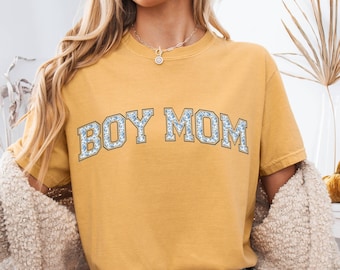 Comfort Colors® Junge Mom Shirt, Muttertagsgeschenk, Mama T-Shirt, Blau Toile Floral Boy Mama Shirt, Schwangerschaftansage Junge, Mama von Jungen Shirt