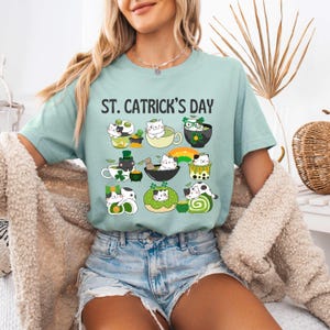 St. Patrick&#39;s Day Cat Shirt,  St. Catrick&#39;s Day Tee for Cat Lovers, Lucky Green Crewneck, Funny Irish Cats Shirt,Cat with Shamrocks Shirt