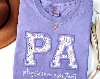 Camisa de asistente médico Comfort Colors®, camiseta de asistente médico con estampado azul, regalo de asistente médico, regalo de graduación de asistente médico, camiseta retro de asistente médico, estudiante de asistente médico