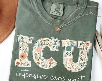 Comfort Colors® IVA-sjuksköterska, sjuksköterskeskjorta, IVS-presenter, vårdkläder, blommig intensivvårdssjuksköterska-t-shirt, intensivvårdssjuksköterska-t-shirt