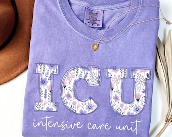 Comfort Colors® IVA-sjuksköterska, sjuksköterskeskjorta, IVS-presenter, vårdkläder, blommig intensivvårdssjuksköterska-t-shirt, intensivvårdssjuksköterska-t-shirt