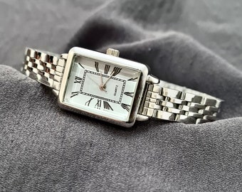 Vintage Seiko Lukia 4N21 5260 White Dial Lady Quartz Watch Japan