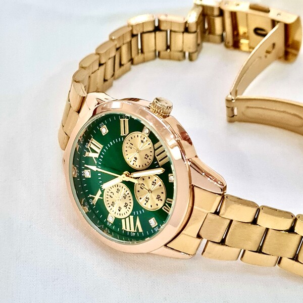 Woman Wrist Watch, Gold Colour Watch, Green Dial Watch, Stones on Dial, Mother's Day Gift, Present for Her, Valentine's Day Gift, Classic