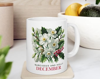 Keramisk mugg med blomma i december, kaffekopp med blomma, temugg med påsklilja, födelsedagsblomma, järnekmugg, födelsedagspresentidé, novemberfödelsedag