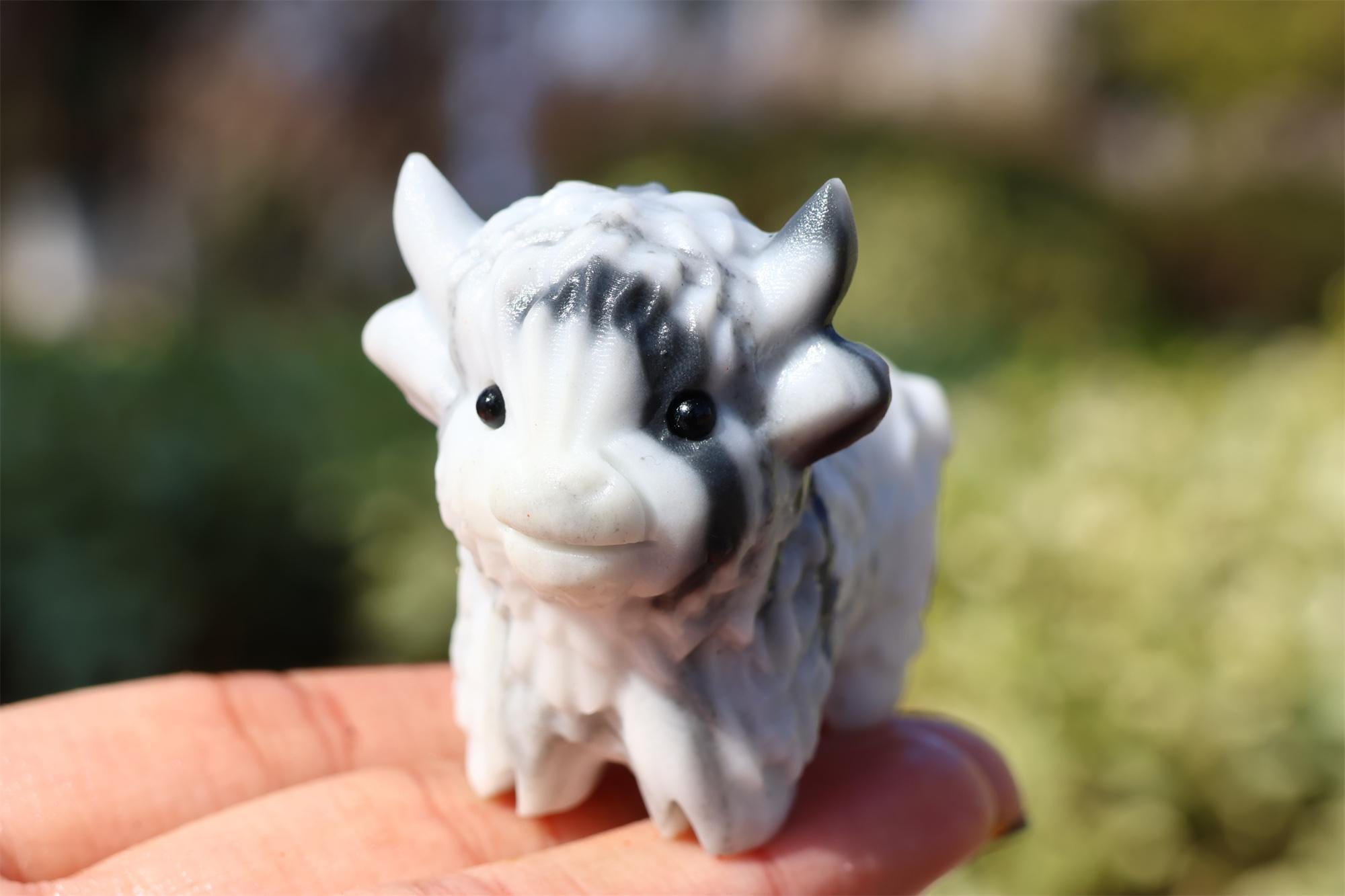 2" Natural taichi stone Highland Cow ,Quartz Crystal Carved ,Crystal Heal Reiki,Home decoration,Crystal Sculpture,Mineral,Crystal Gifts
