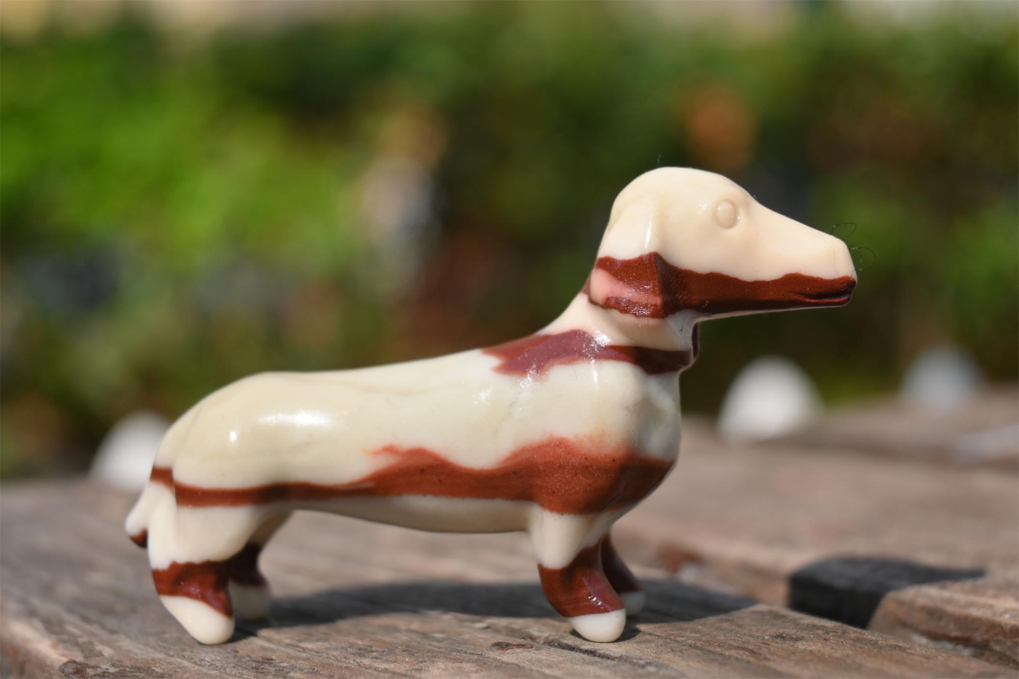 3.1インチ 天然ピンクゼブラ犬、クォーツクリスタル彫刻、クリスタル