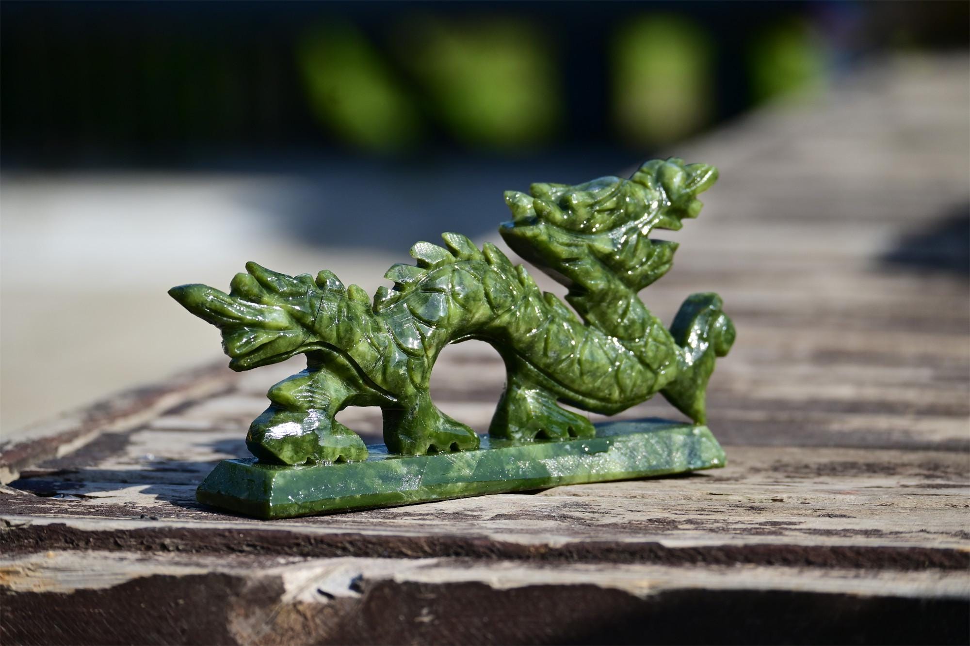 Natural Green Jade Dragon Carving Hand Carved Crystal Dragon