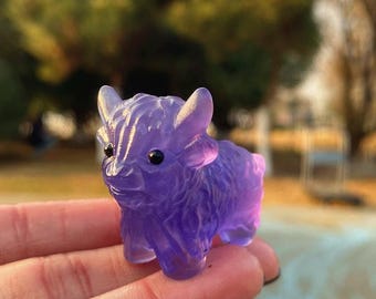 1.6" Natural purple fluorite Highland Cow ,Quartz Crystal Carved ,Crystal Heal Reiki,Home decoration,Crystal Sculpture,Mineral,Crystal Gifts