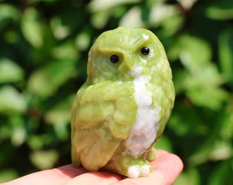 3.2インチ天然グリーン翡翠フクロウ彫刻、クォーツクリスタルフクロウ