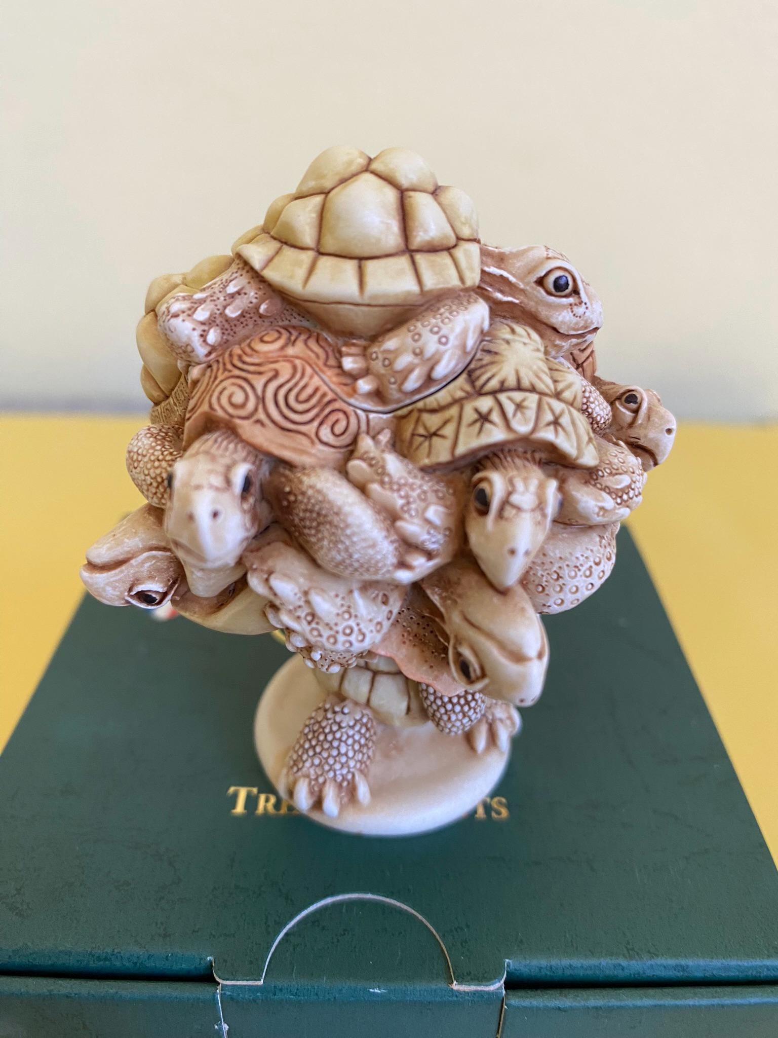 置物 Harmony Kingdom Frogberry Ivory 置物 Harmony Kingdom Frogberry Ivory 置物 Harmony Kingdom