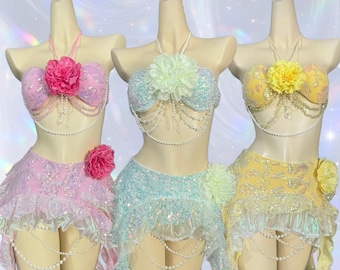 Traje de festival hecho a mano con purpurina: Disfraz de rave con broche de flor.