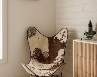 Fauteuil Papillon en Cuir de Vache Fait Main – Chaise Lounge BKF en Peau de Vache Marron & Blanche, Style Vintage