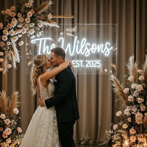 Custom Wedding Neon Sign, Custom Last Name Neon LED, Wedding Neon Light, Engage Decor, Gift for Couples, Wedding Gift, Gift for Bride Groom