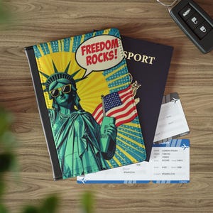 Passhülle - Freedom Rocks Freiheitsstatue Reisepasshüller, Einzigartiges Geschenk für Reisende, Trendy Wallet, Glam Design, Stylish Accessoire