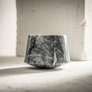 Handgefertigte Schwarze Marmor Tasse 200 ml | Handgefertigte Marmor Becher für Heiße und Kalte Getränke | Geschenkbox inklusive