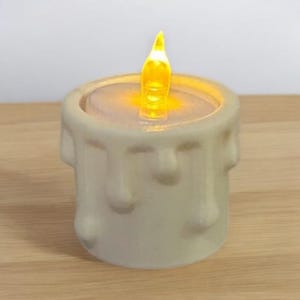 Flickering Tea Light Candle Set: Cozy Ambient Lighting image 3