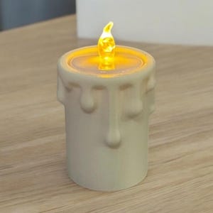 Flickering Tea Light Candle Set: Cozy Ambient Lighting image 4