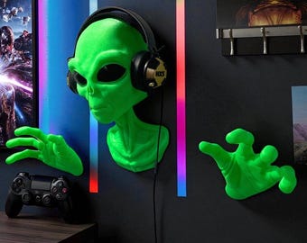 Wall Mounted Alien Headphone Holder: Gamer Room Decor