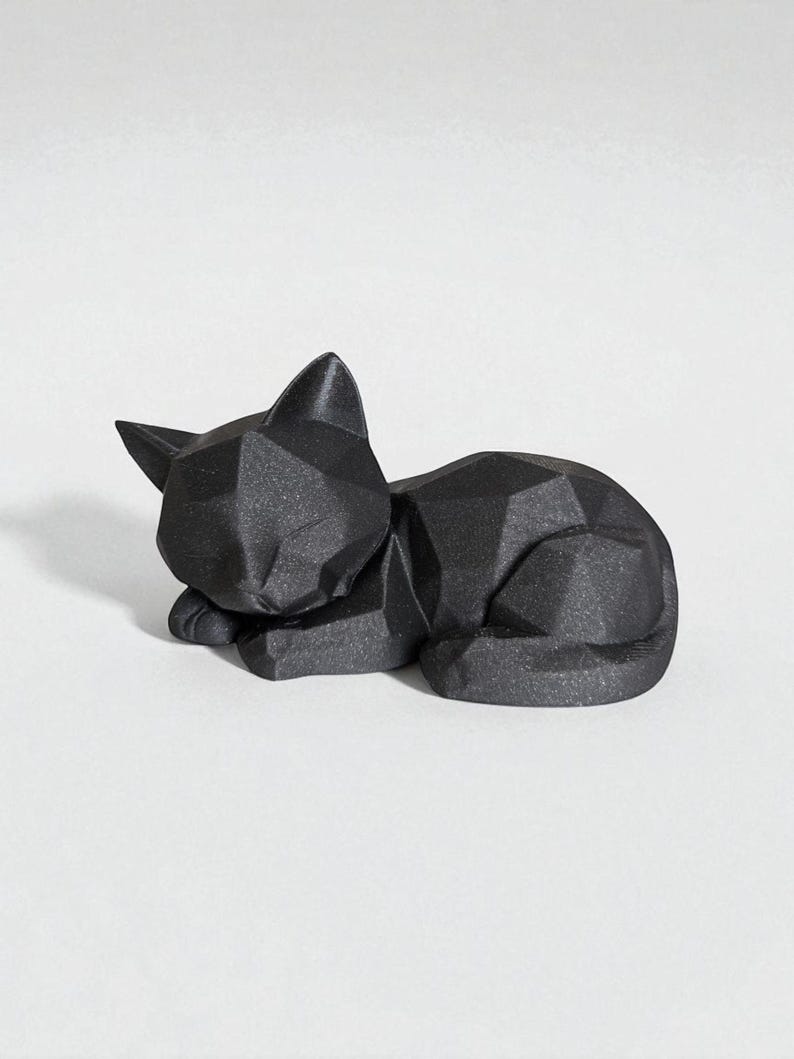 Låg poly kattstaty: Modern geometrisk kattdekor bild 2