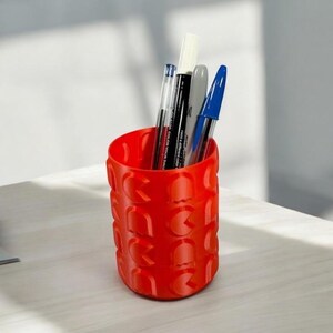 Retro Pacman Pencil Holder: Gaming Desk Decor image 2