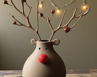 Christmas Reindeer Vase: Holiday Floral Accent