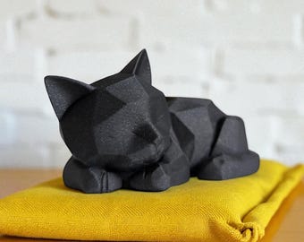 Low Poly Cat Statue: Modern Geometric Cat Decor